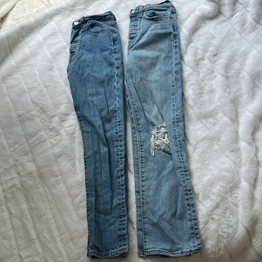 2 pairs of Levi jeans - Picture 9 of 9